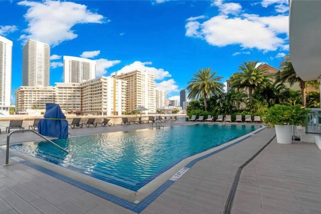 Beachwalk Luxury Panoramic View - 805 A